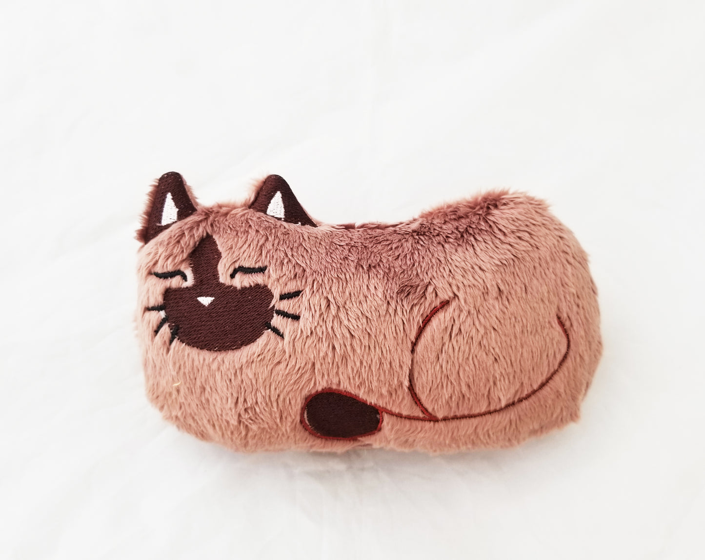 Sleepy Cat ITH Embroidery Pattern