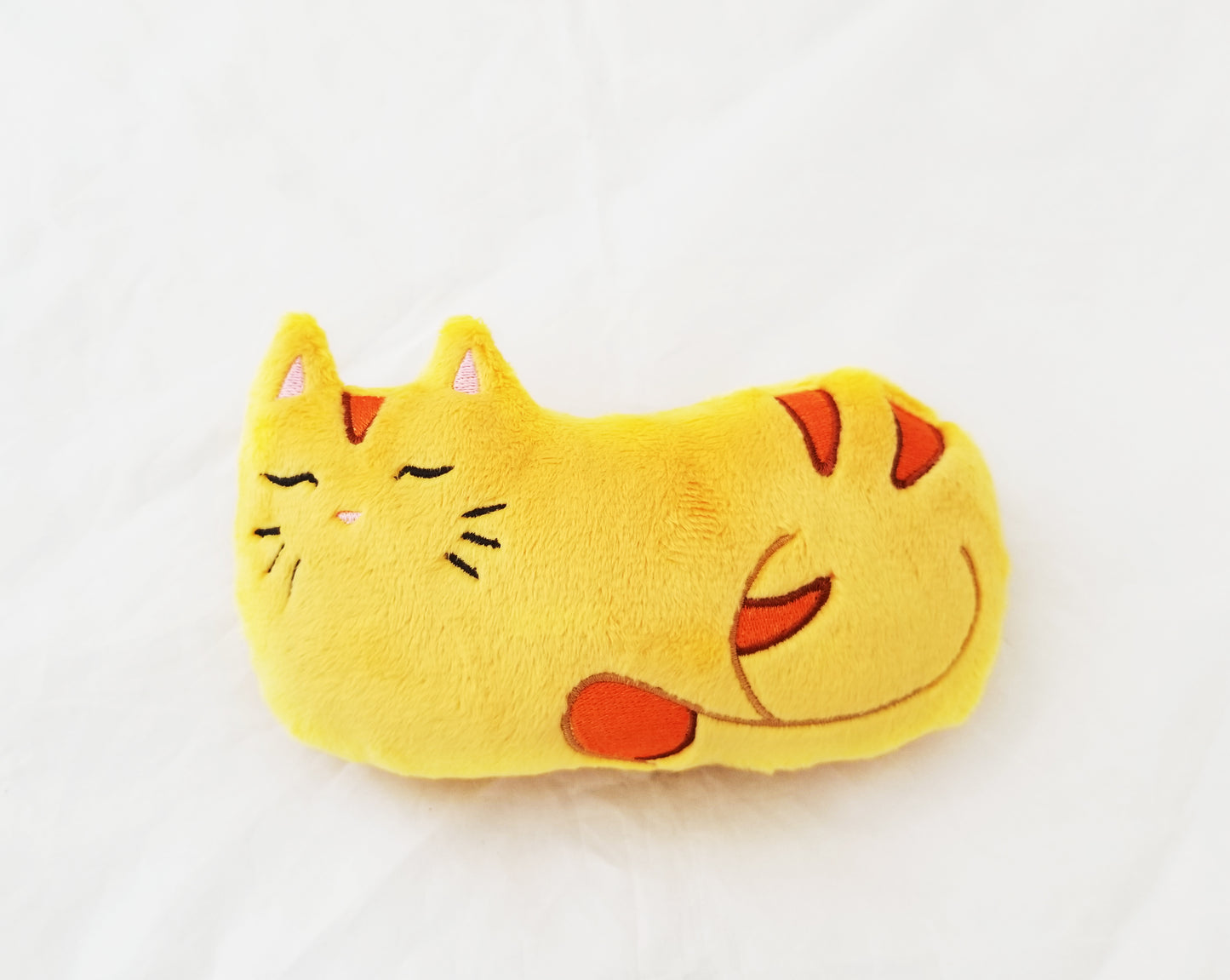 Sleepy Cat ITH Embroidery Pattern